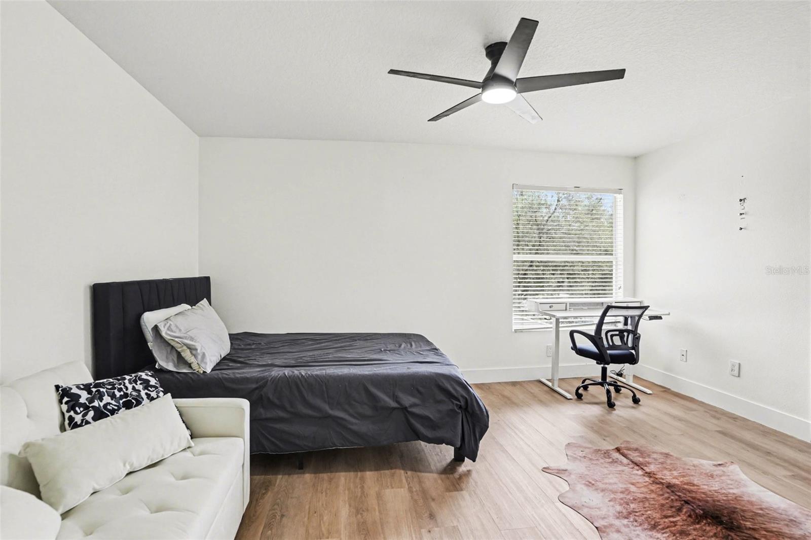 Image 16 of 25 For 8105 River Mont Way