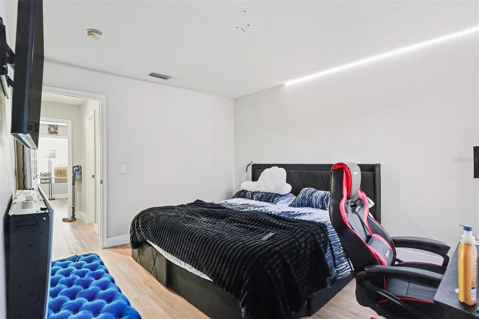 Image 17 of 25 For 8105 River Mont Way