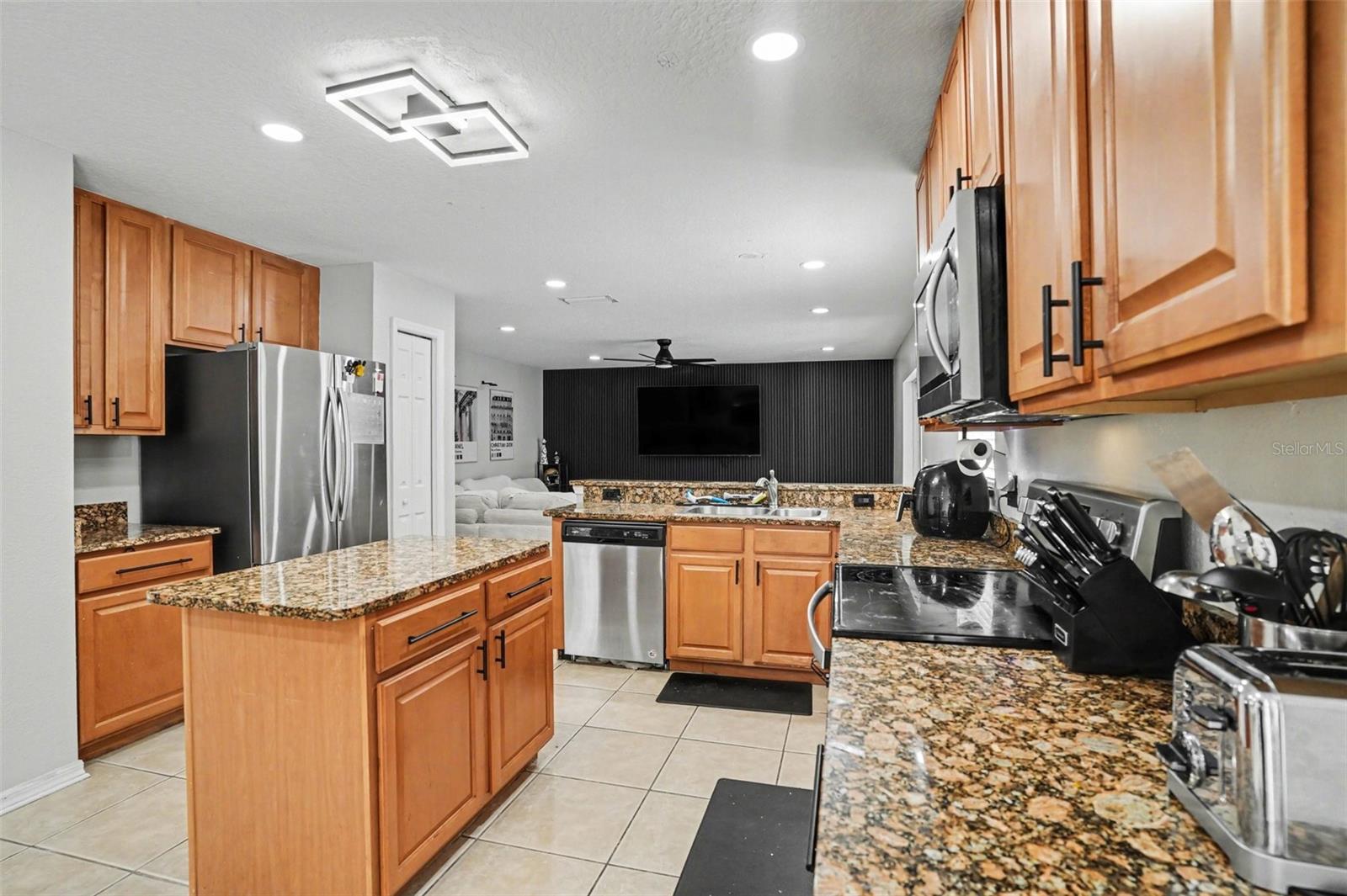 Image 8 of 25 For 8105 River Mont Way