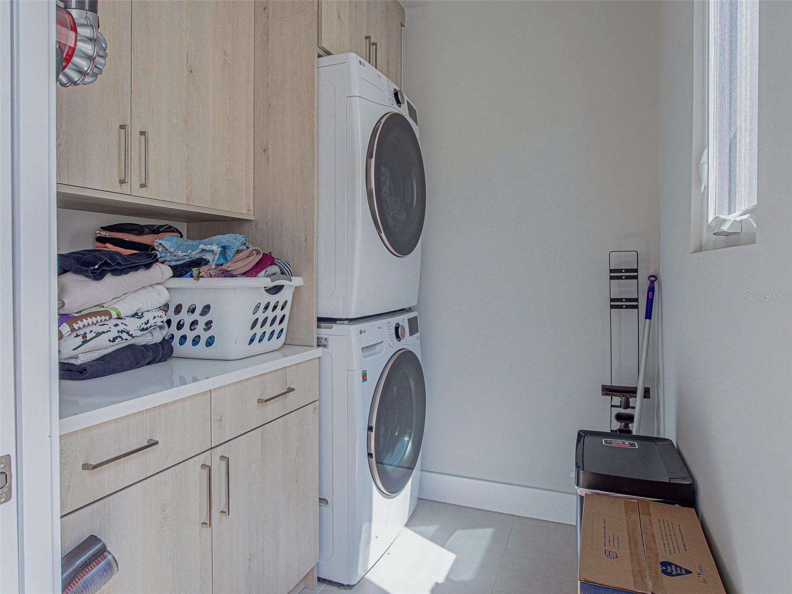 Image 10 of 25 For 370 6th Street S