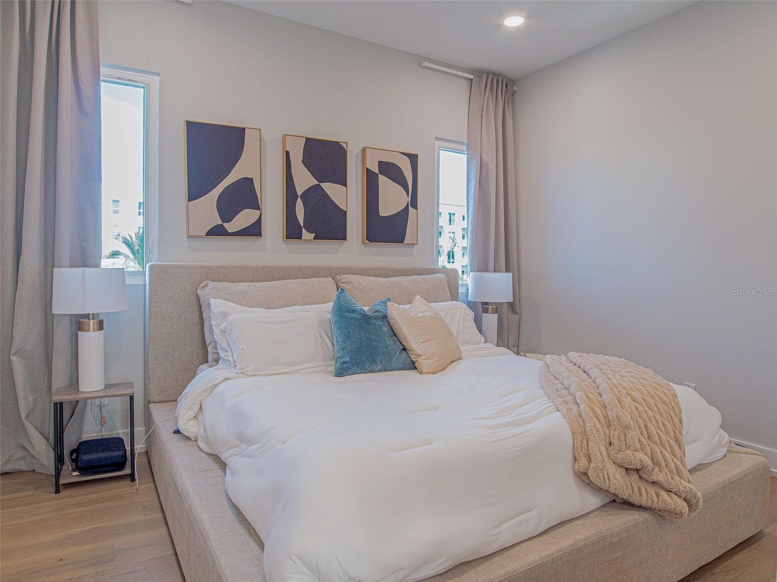 Image 13 of 25 For 370 6th Street S