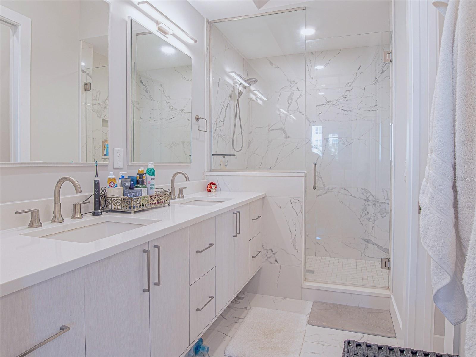 Image 15 of 25 For 370 6th Street S