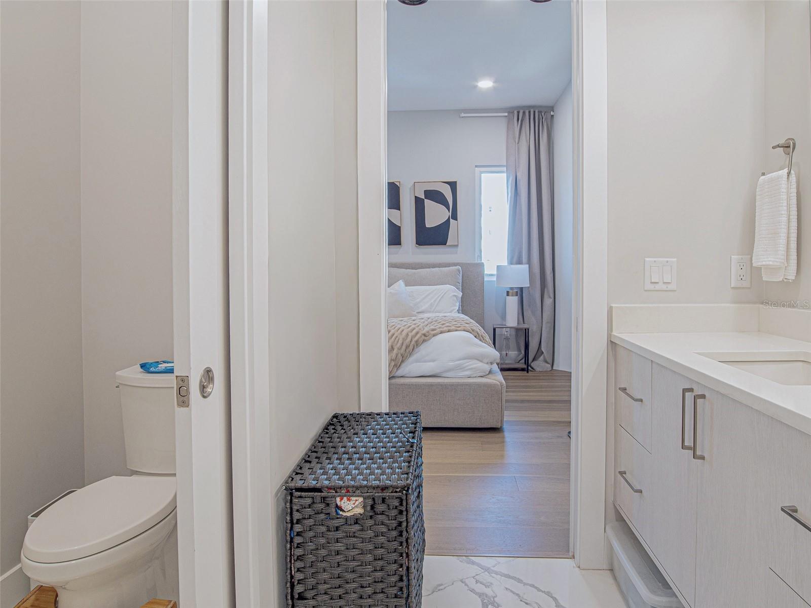 Image 16 of 25 For 370 6th Street S