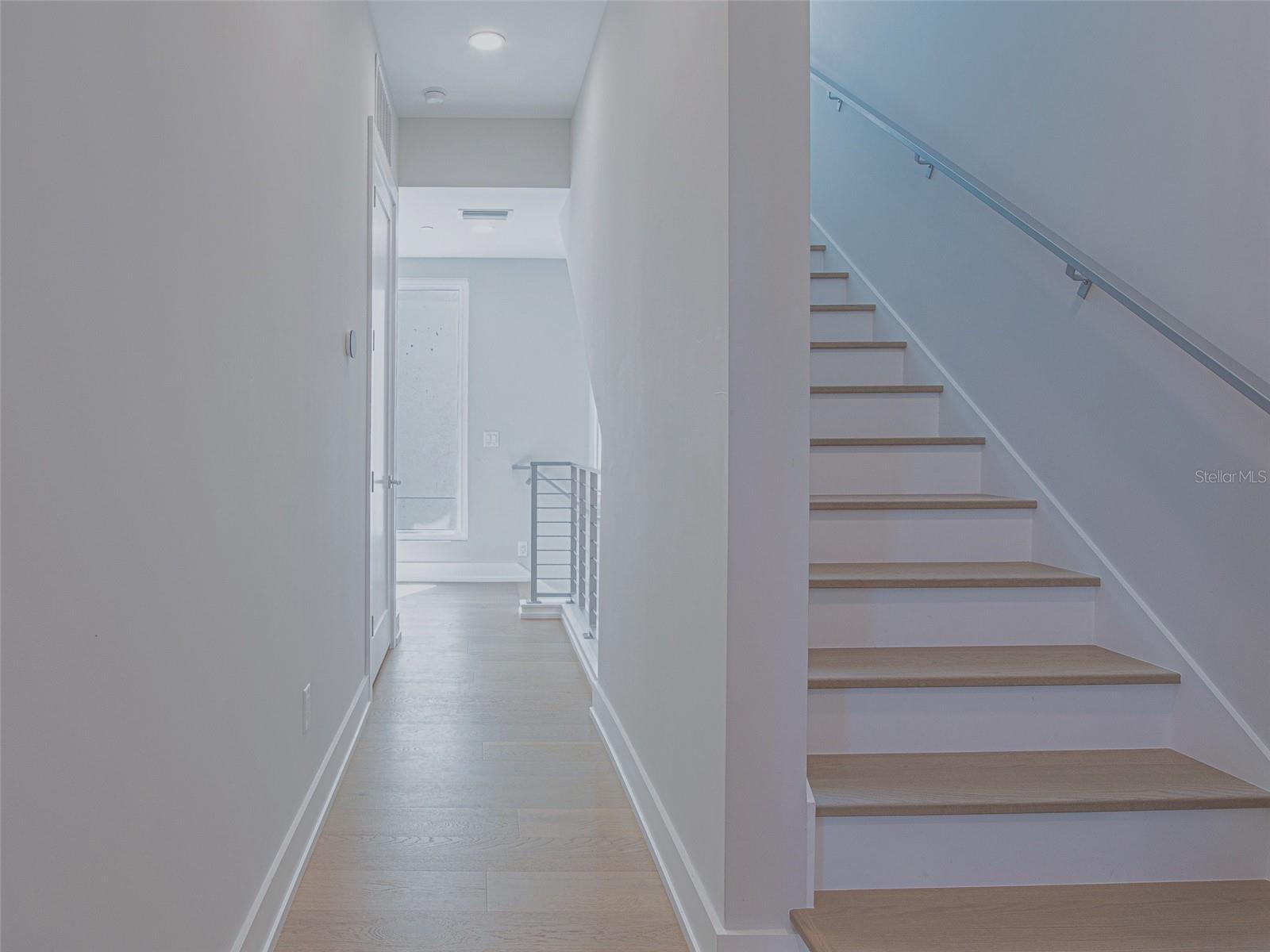 Image 17 of 25 For 370 6th Street S