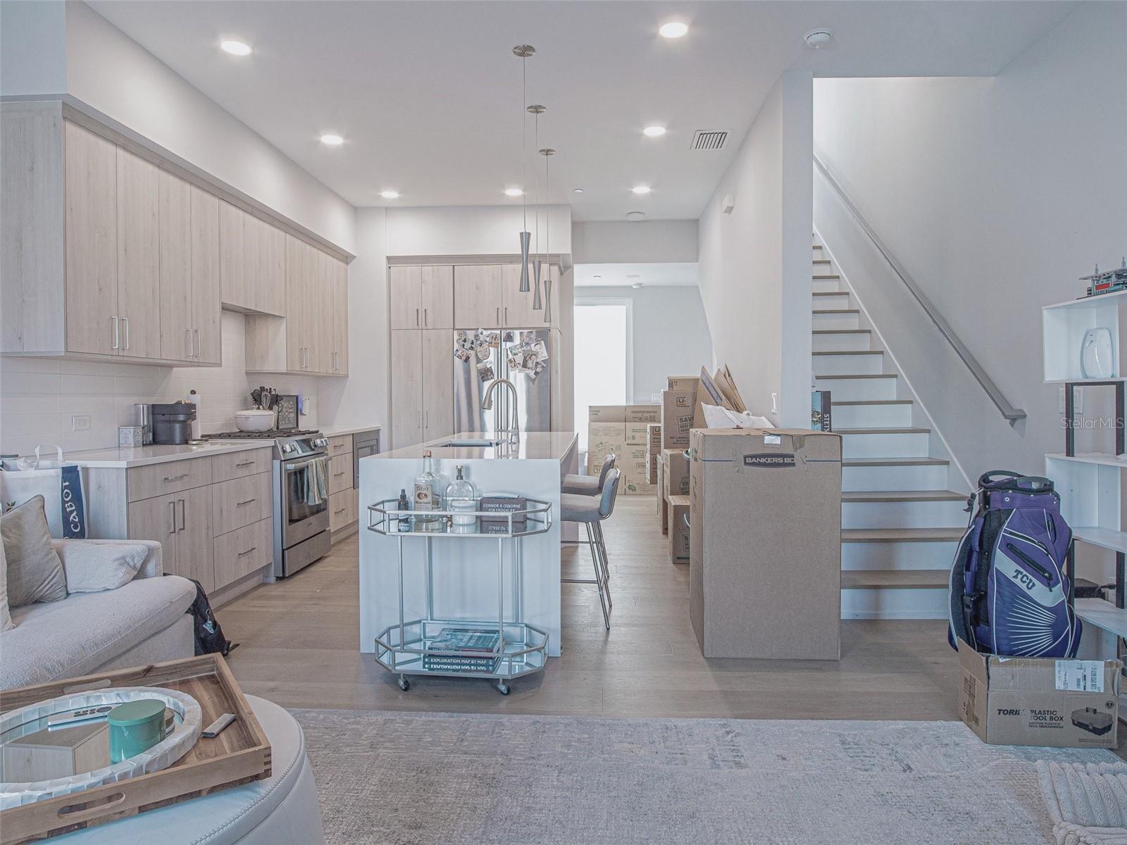 Image 7 of 25 For 370 6th Street S