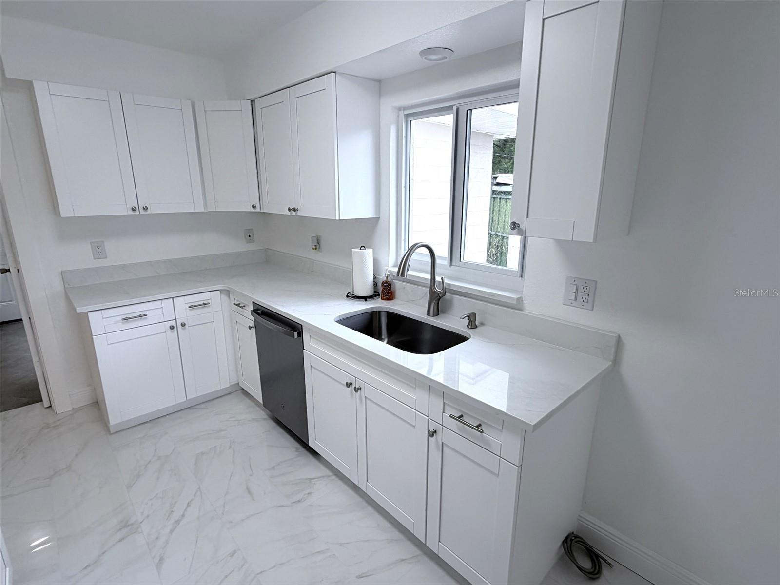 Listing photo id 10 for 11505 Rome Avenue