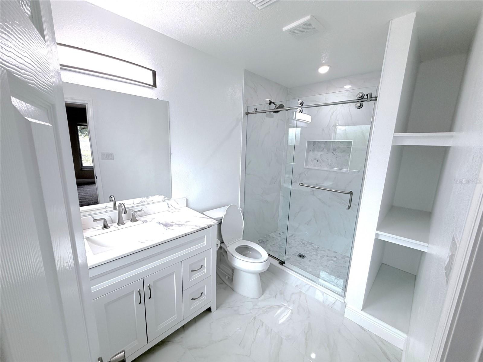 Listing photo id 13 for 11505 Rome Avenue