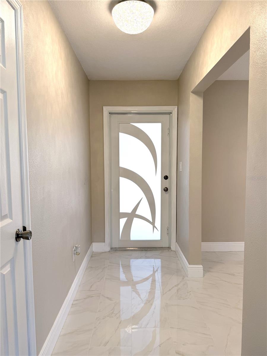 Listing photo id 2 for 11505 Rome Avenue