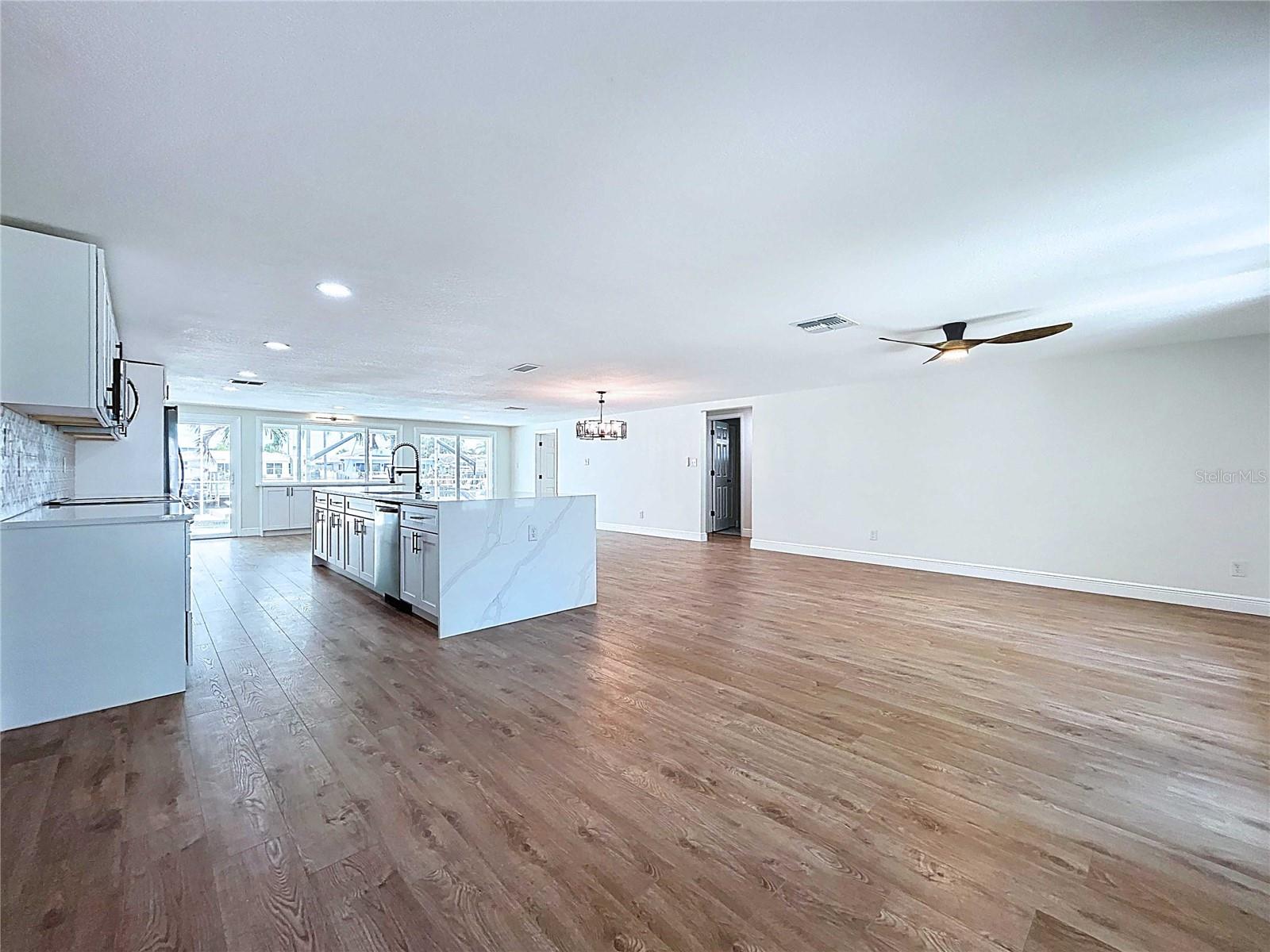 Image 16 of 100 For 5040 Glenn Drive