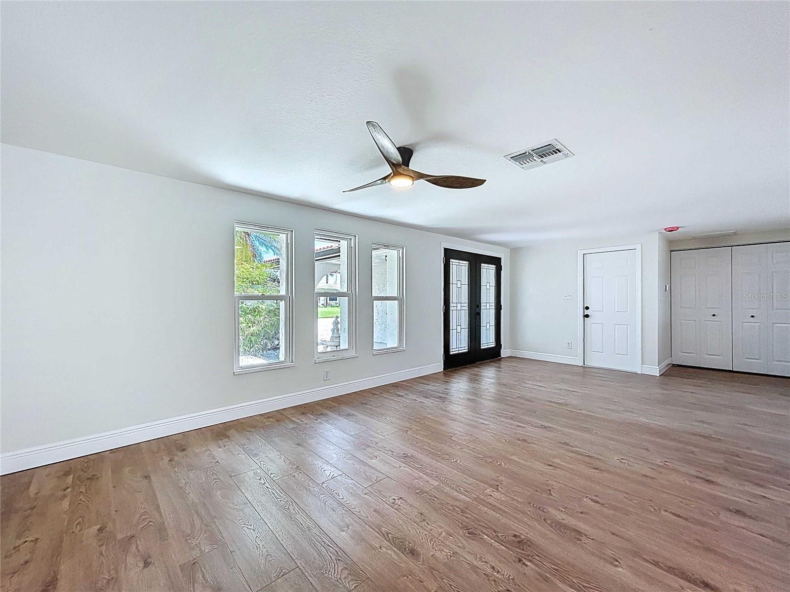 Image 33 of 100 For 5040 Glenn Drive