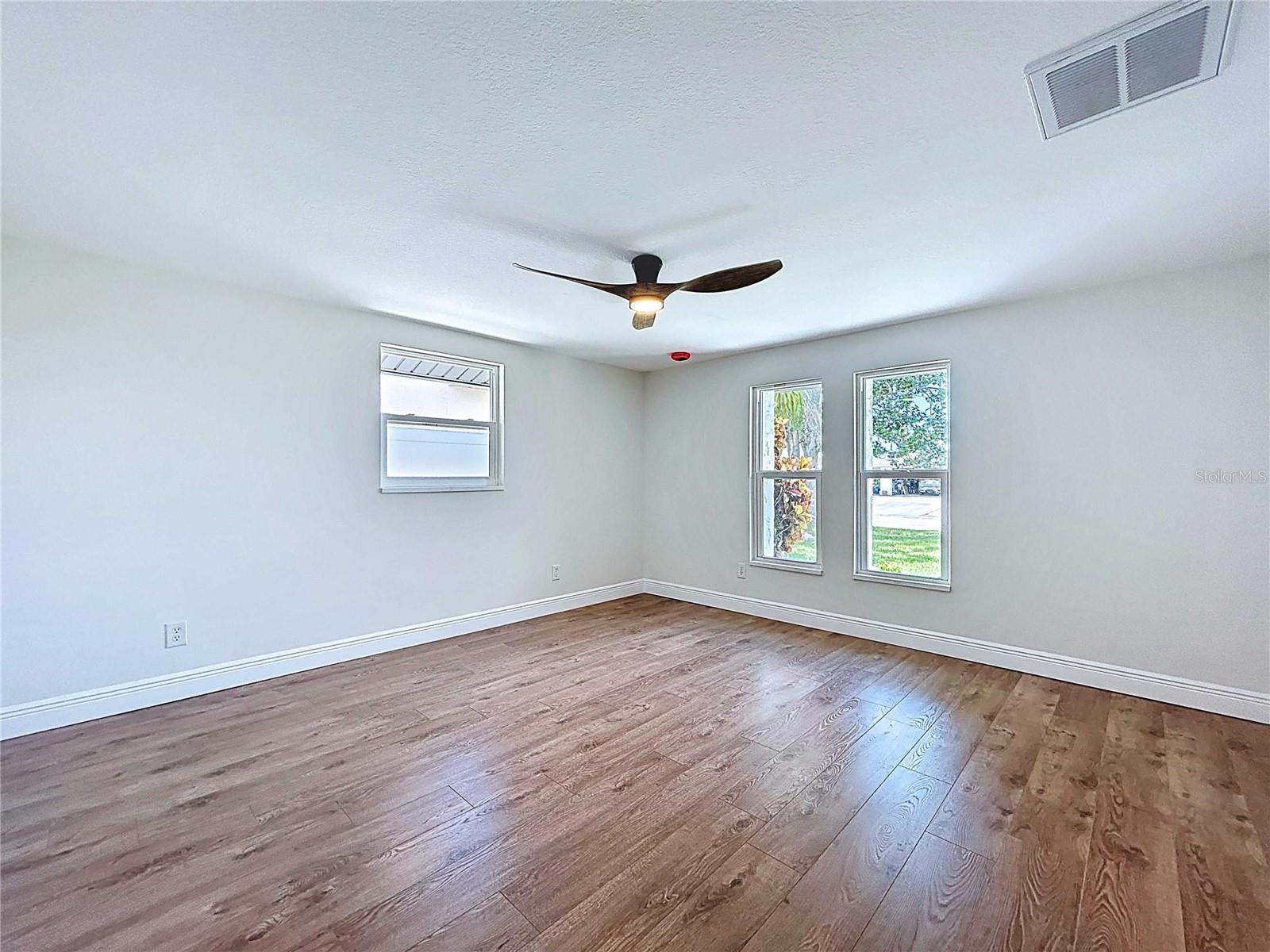 Image 51 of 100 For 5040 Glenn Drive