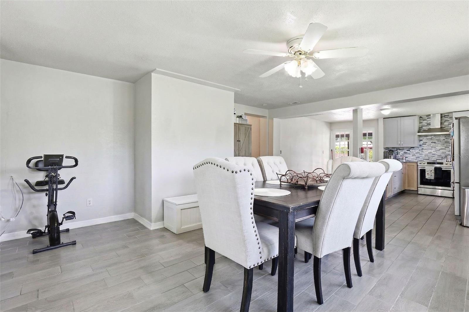 Image 21 of 60 For 30151 Lynne Drive