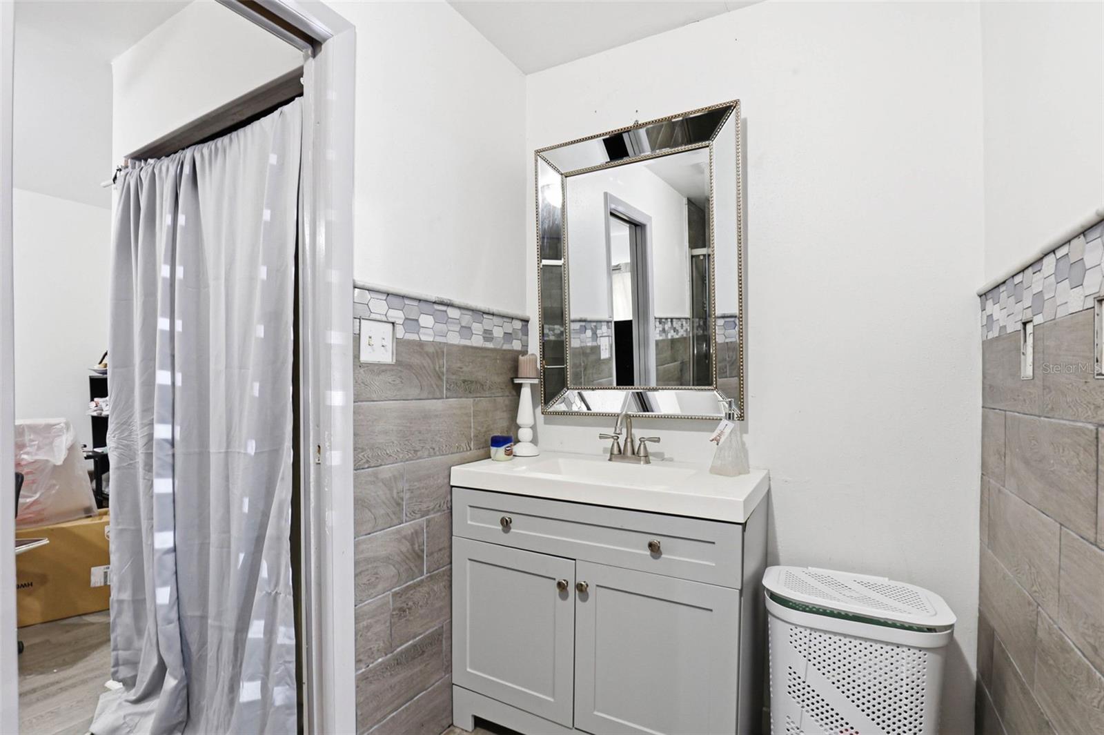 Image 26 of 60 For 30151 Lynne Drive