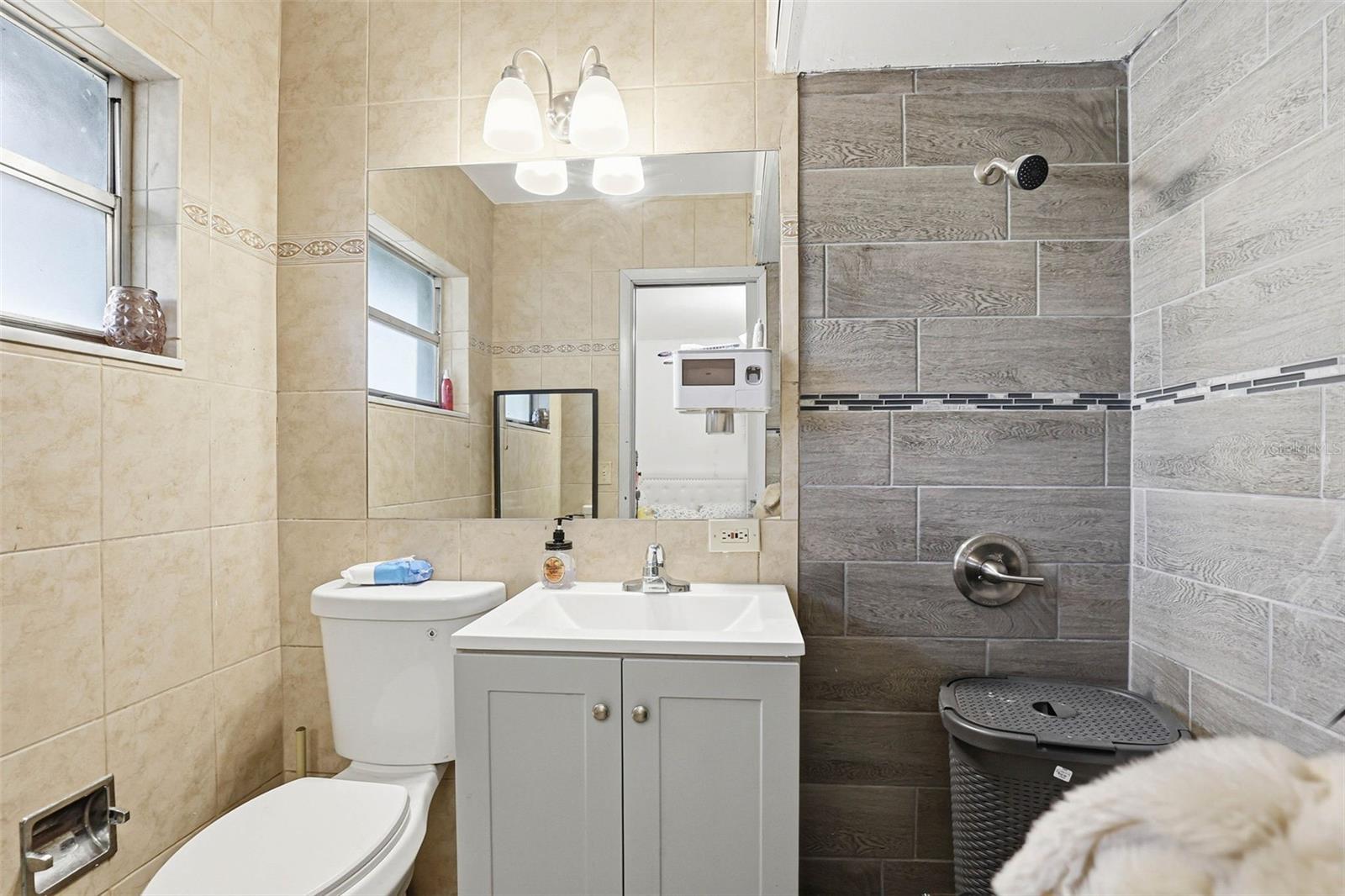 Image 33 of 60 For 30151 Lynne Drive