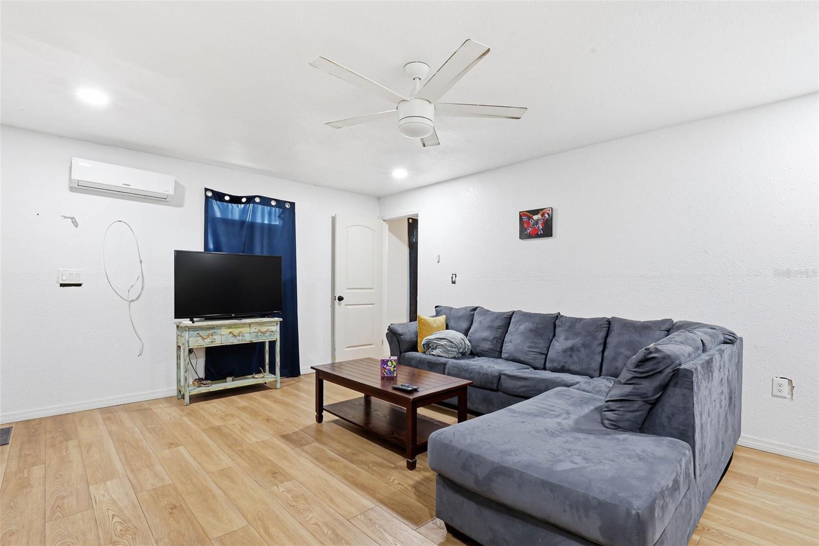 Image 40 of 60 For 30151 Lynne Drive