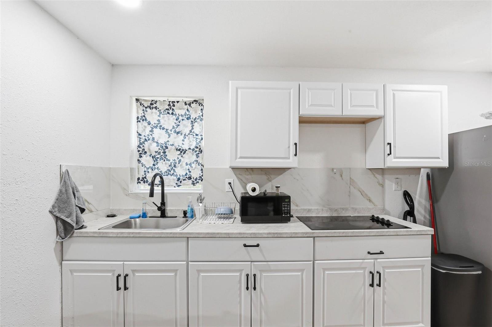 Image 41 of 60 For 30151 Lynne Drive