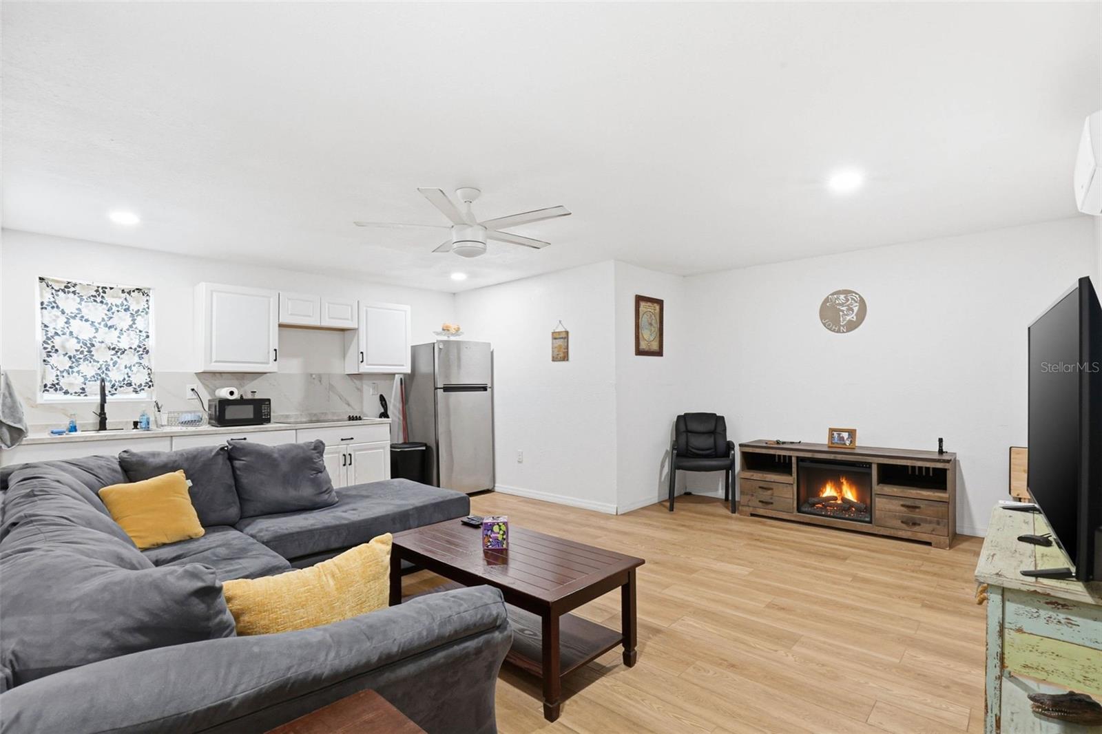 Image 43 of 60 For 30151 Lynne Drive