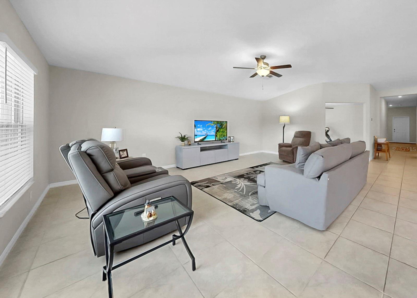 Image 11 of 54 For 16568 Delia Street