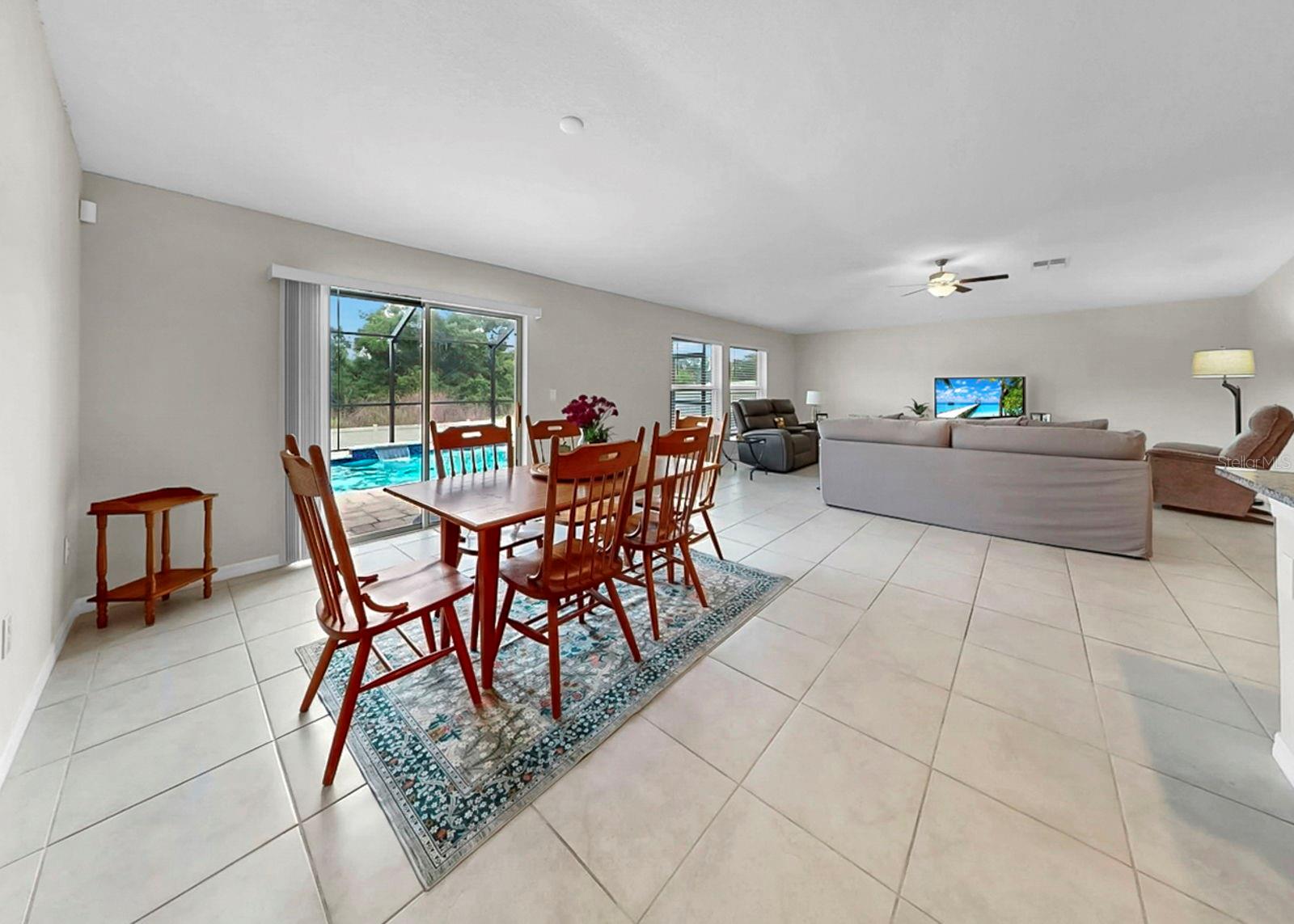 Image 12 of 54 For 16568 Delia Street