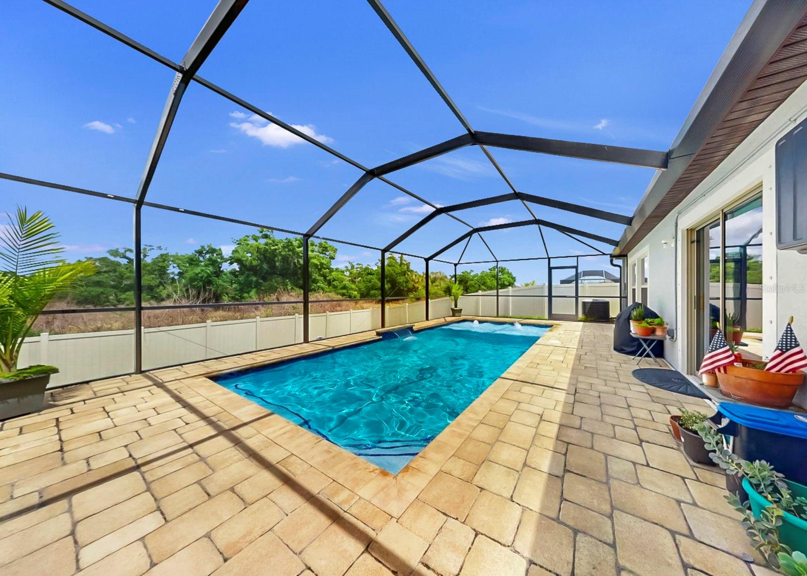 Image 29 of 54 For 16568 Delia Street