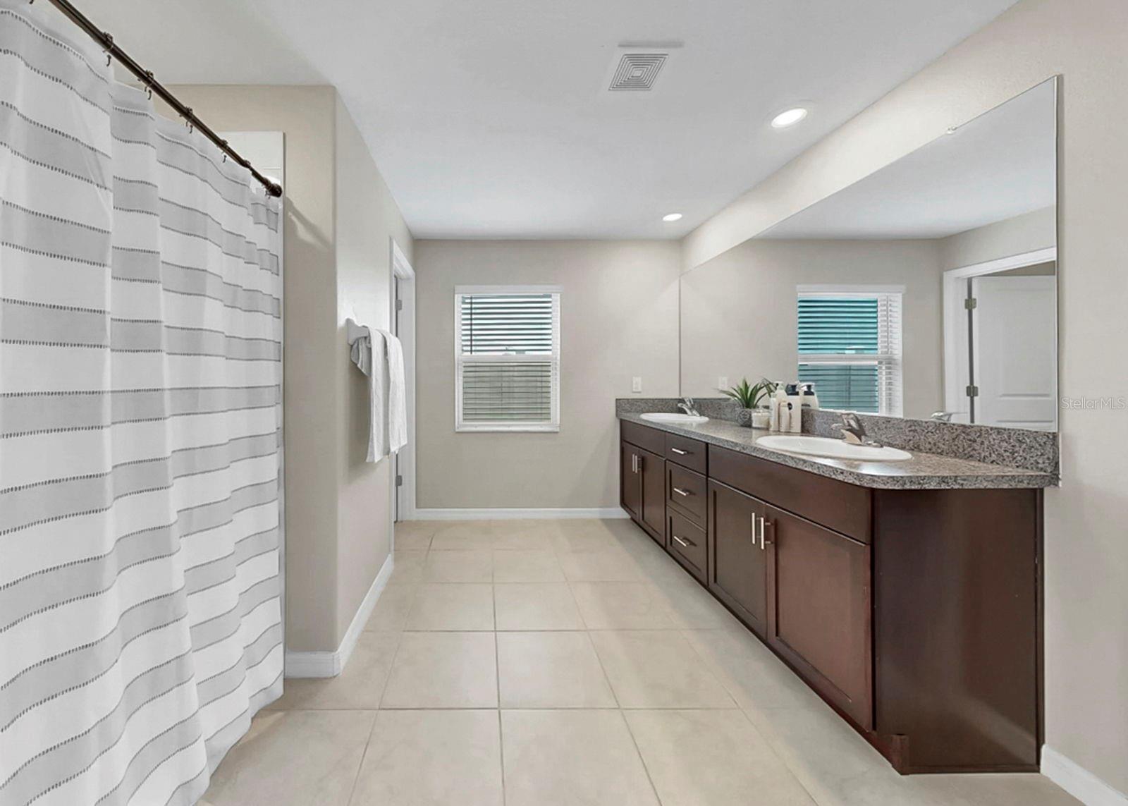 Image 35 of 54 For 16568 Delia Street