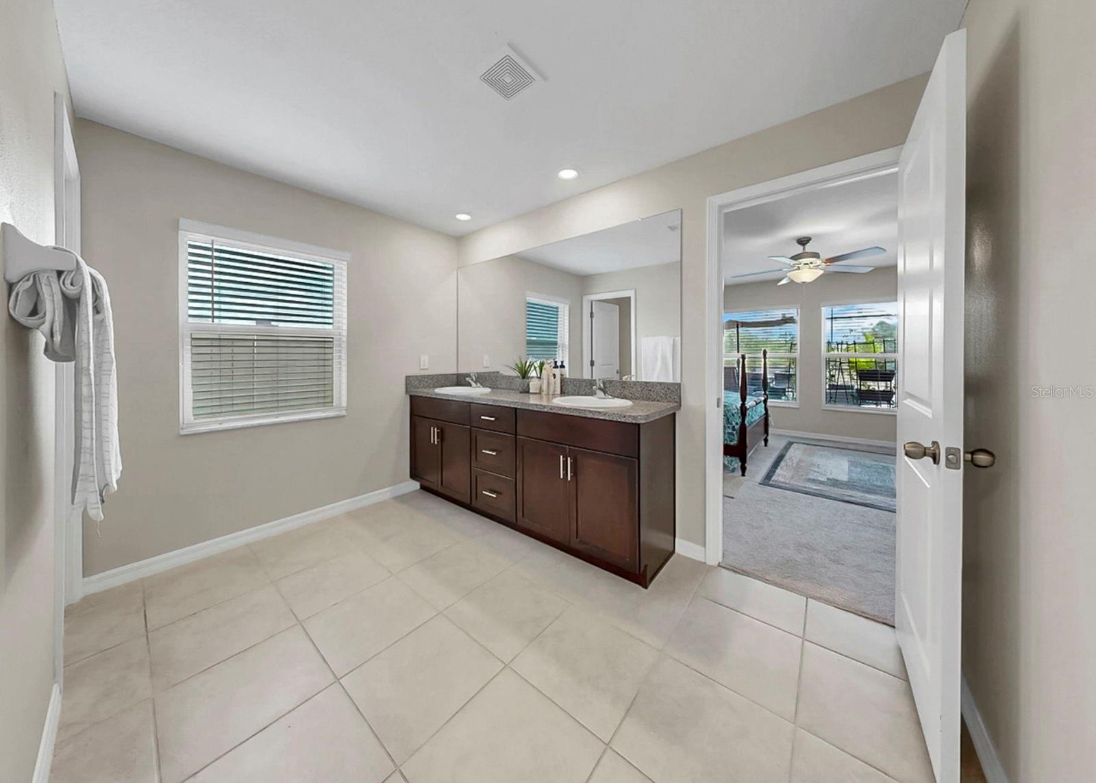 Image 36 of 54 For 16568 Delia Street