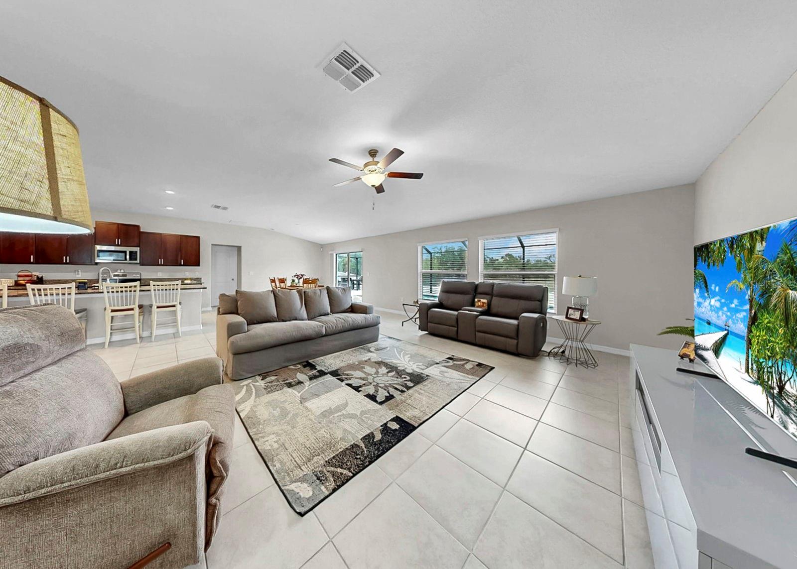 Image 7 of 54 For 16568 Delia Street