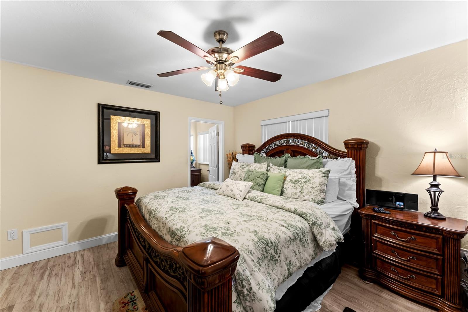 Image 15 of 68 For 4533 20th Avenue N