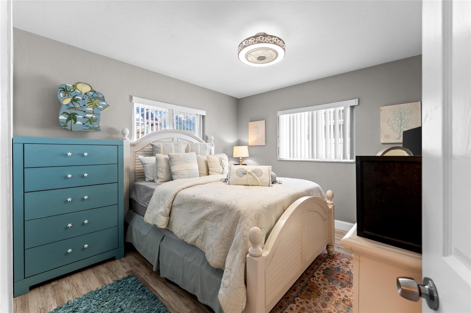 Image 16 of 68 For 4533 20th Avenue N