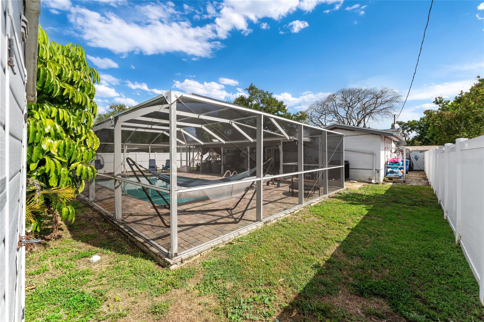 Image 37 of 68 For 4533 20th Avenue N