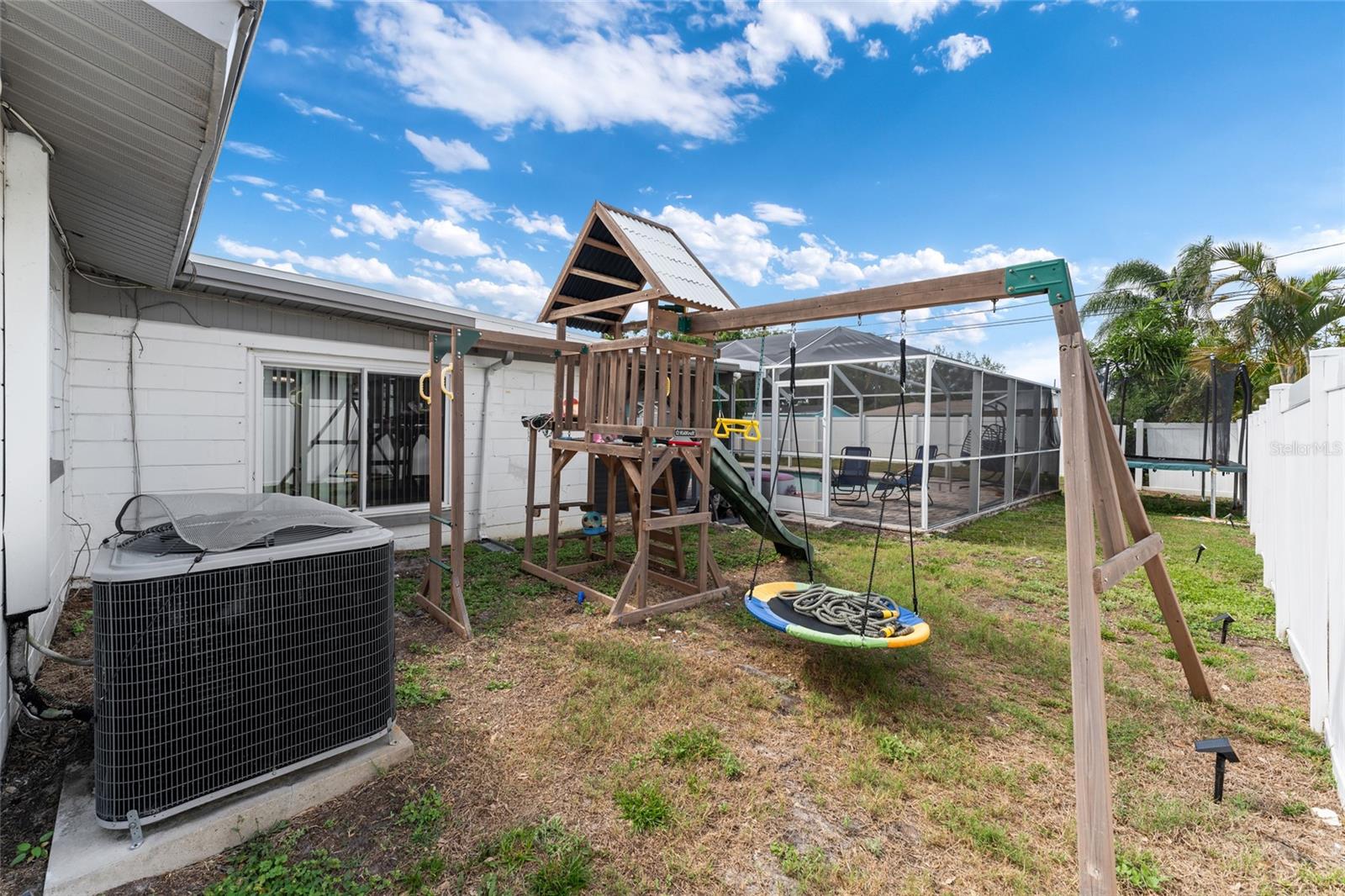 Image 39 of 68 For 4533 20th Avenue N