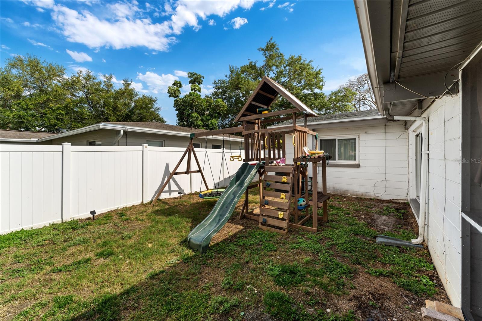 Image 40 of 68 For 4533 20th Avenue N