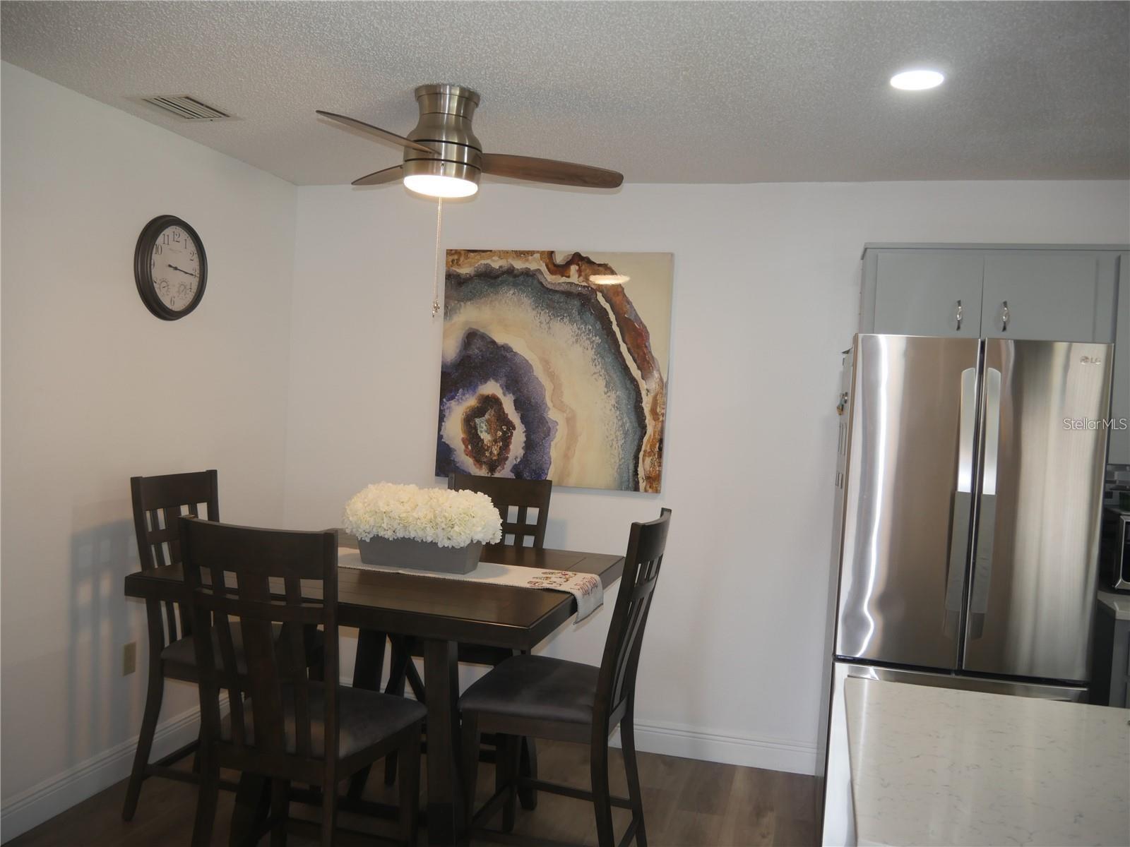 Image 10 of 35 For 6165 Chesham Drive 5