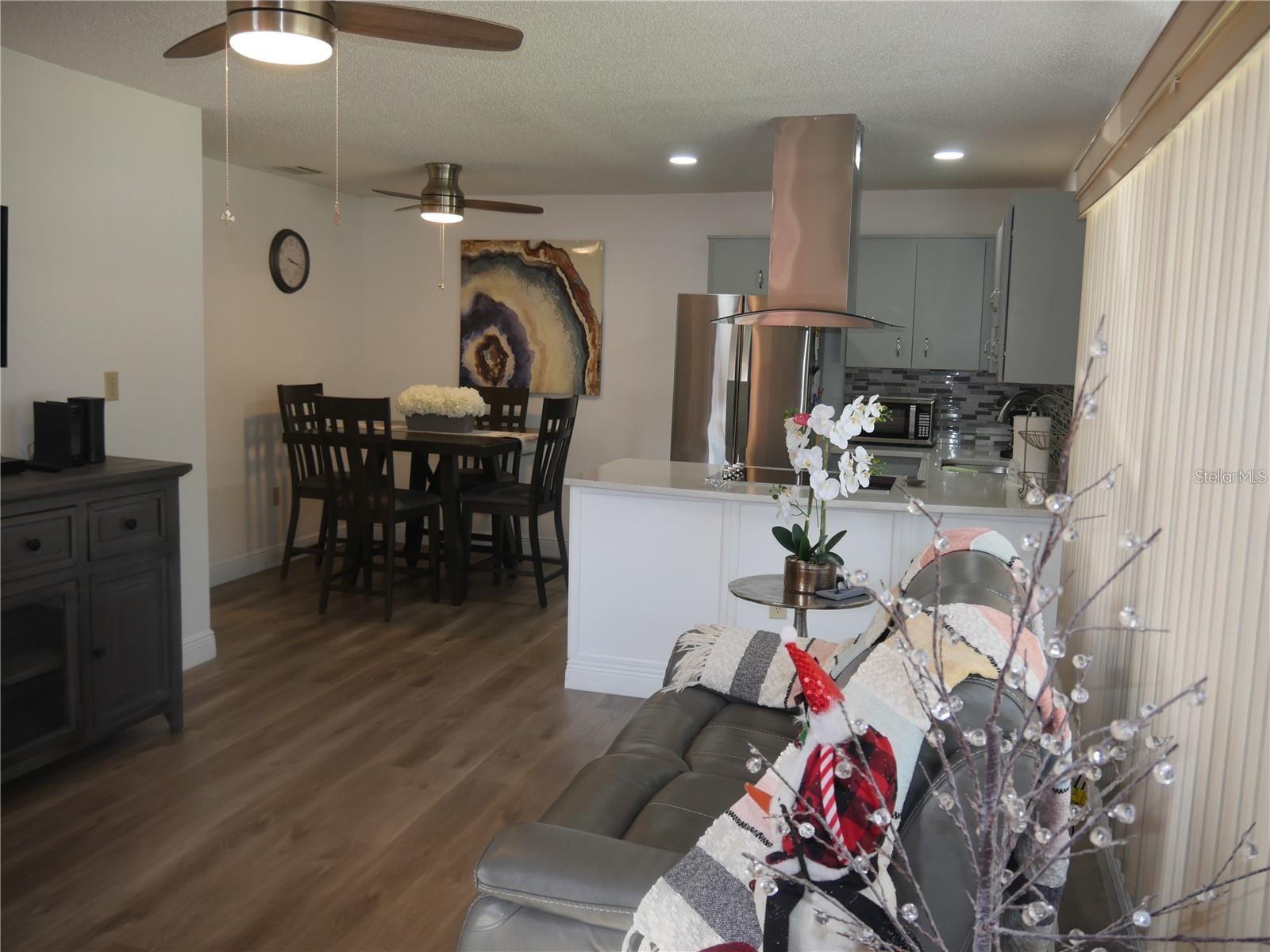 Image 14 of 35 For 6165 Chesham Drive 5