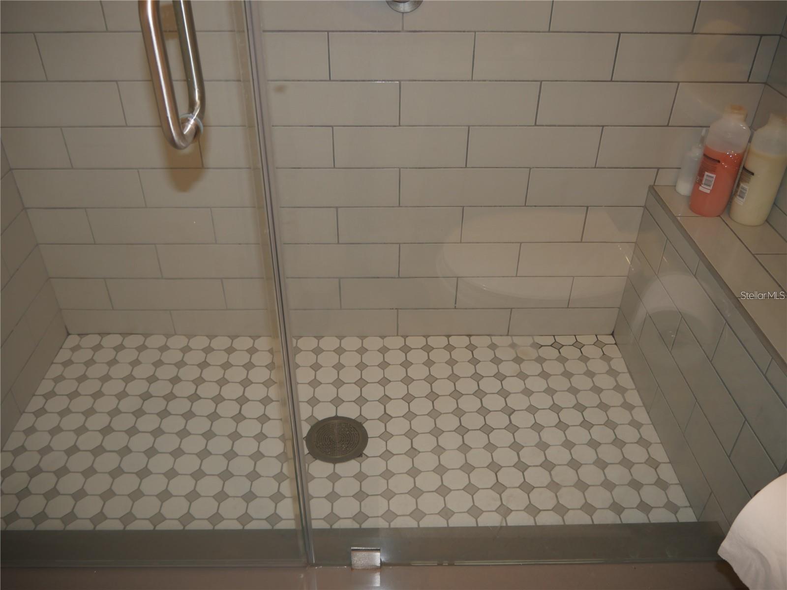 Image 18 of 35 For 6165 Chesham Drive 5