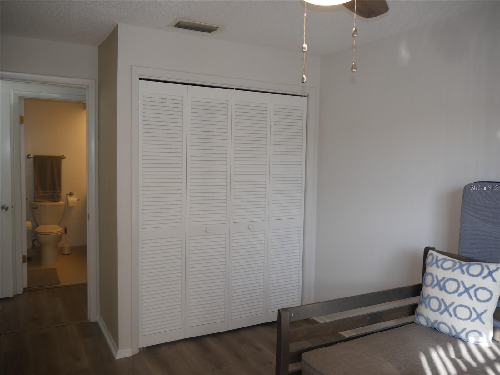 Image 21 of 35 For 6165 Chesham Drive 5