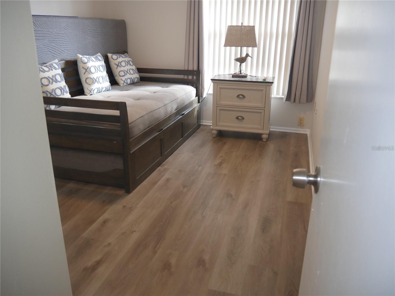 Image 22 of 35 For 6165 Chesham Drive 5