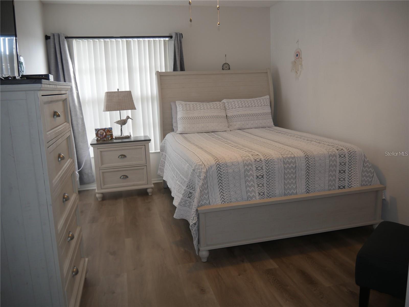 Image 26 of 35 For 6165 Chesham Drive 5