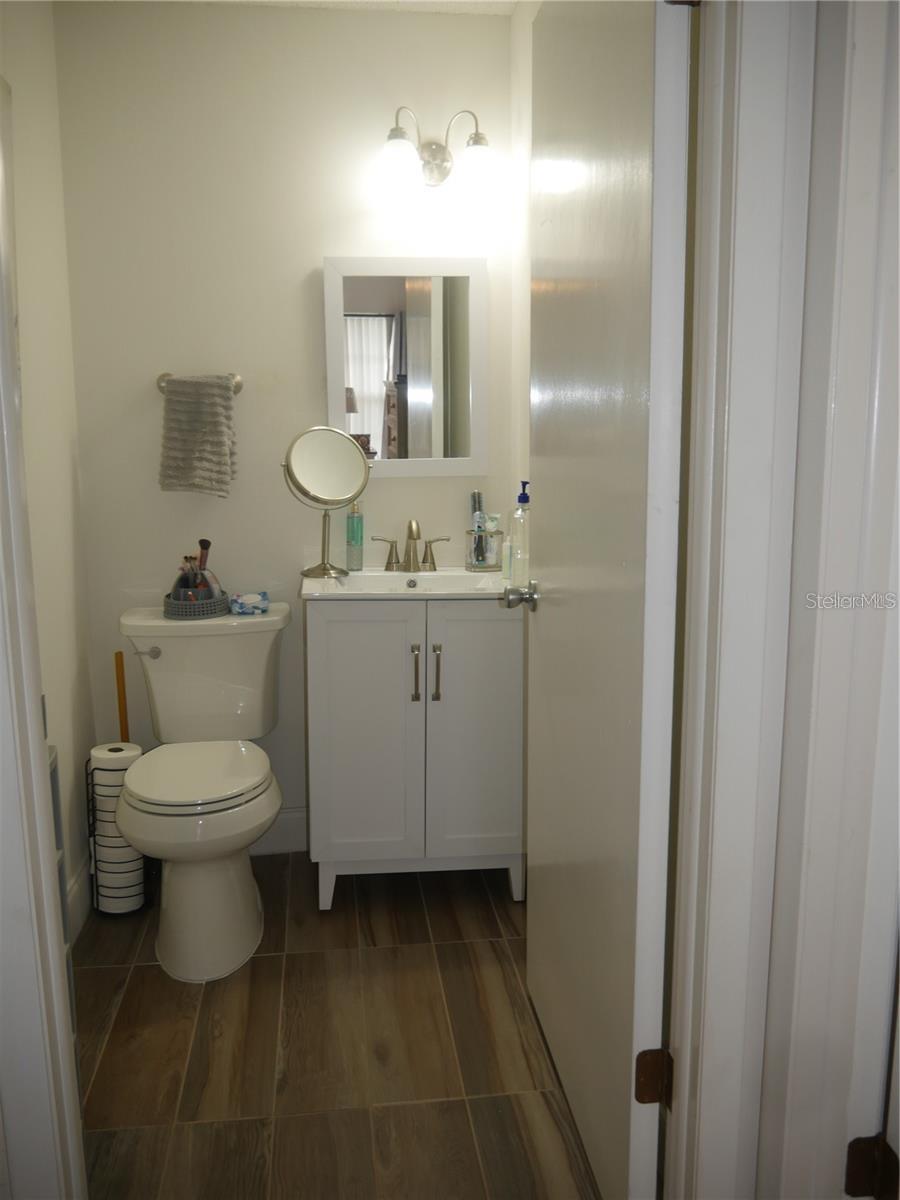 Image 29 of 35 For 6165 Chesham Drive 5