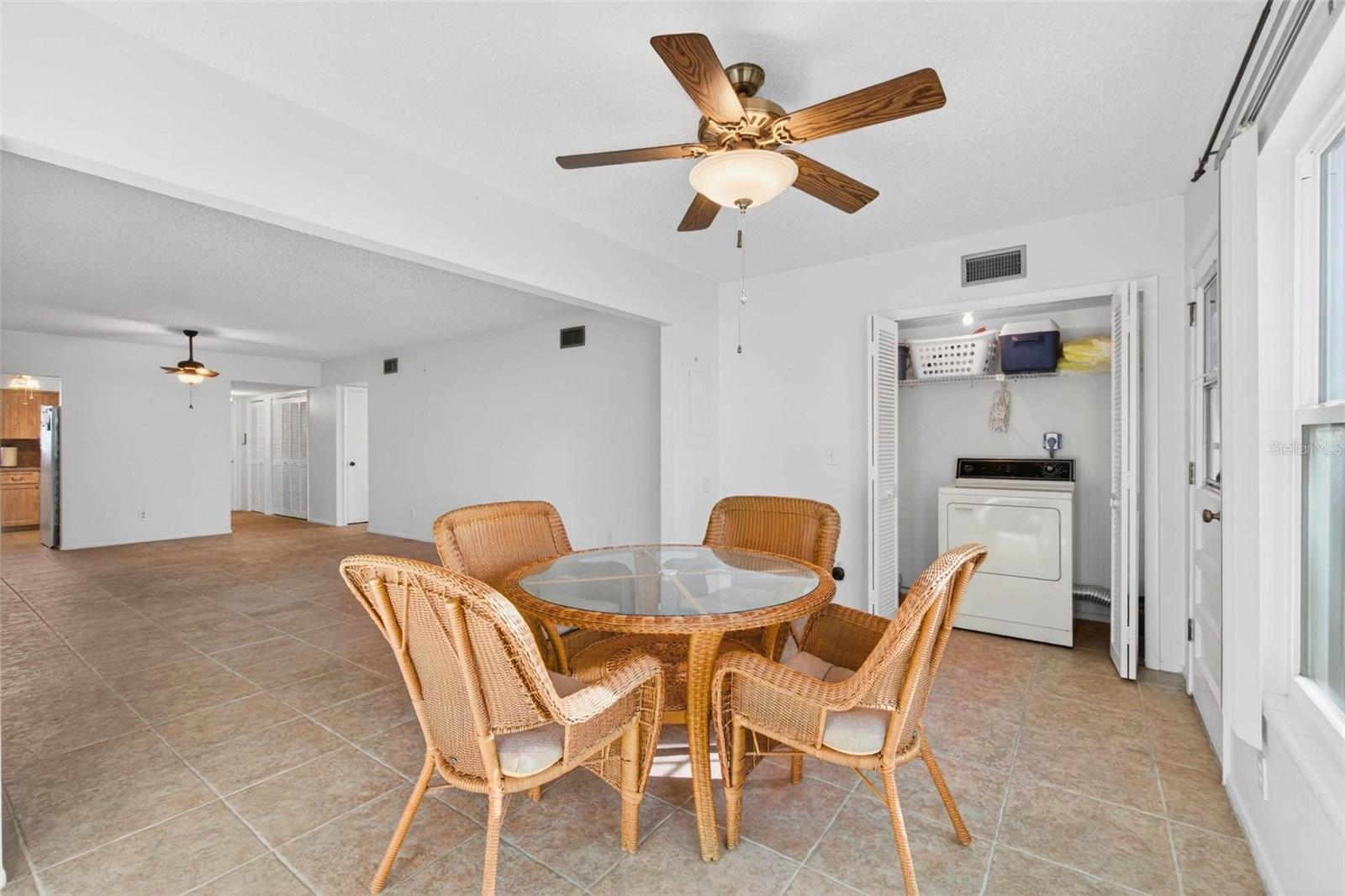 Image 11 of 40 For 2295 Americus Boulevard E 7