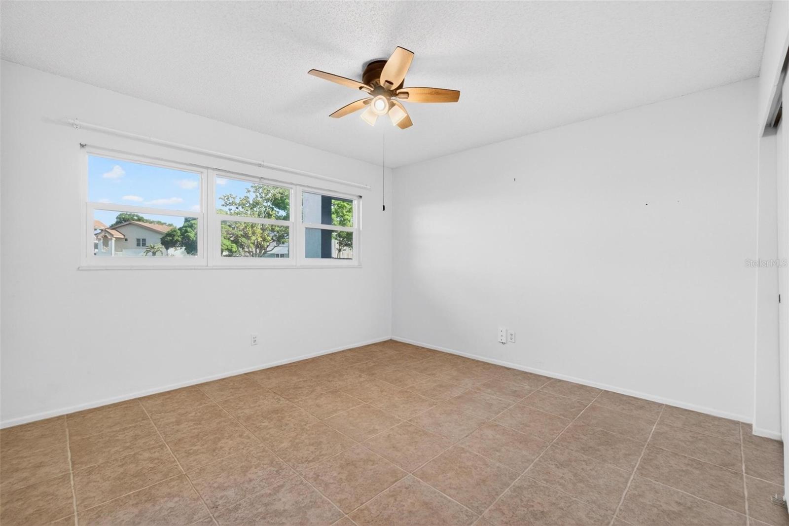 Image 12 of 40 For 2295 Americus Boulevard E 7