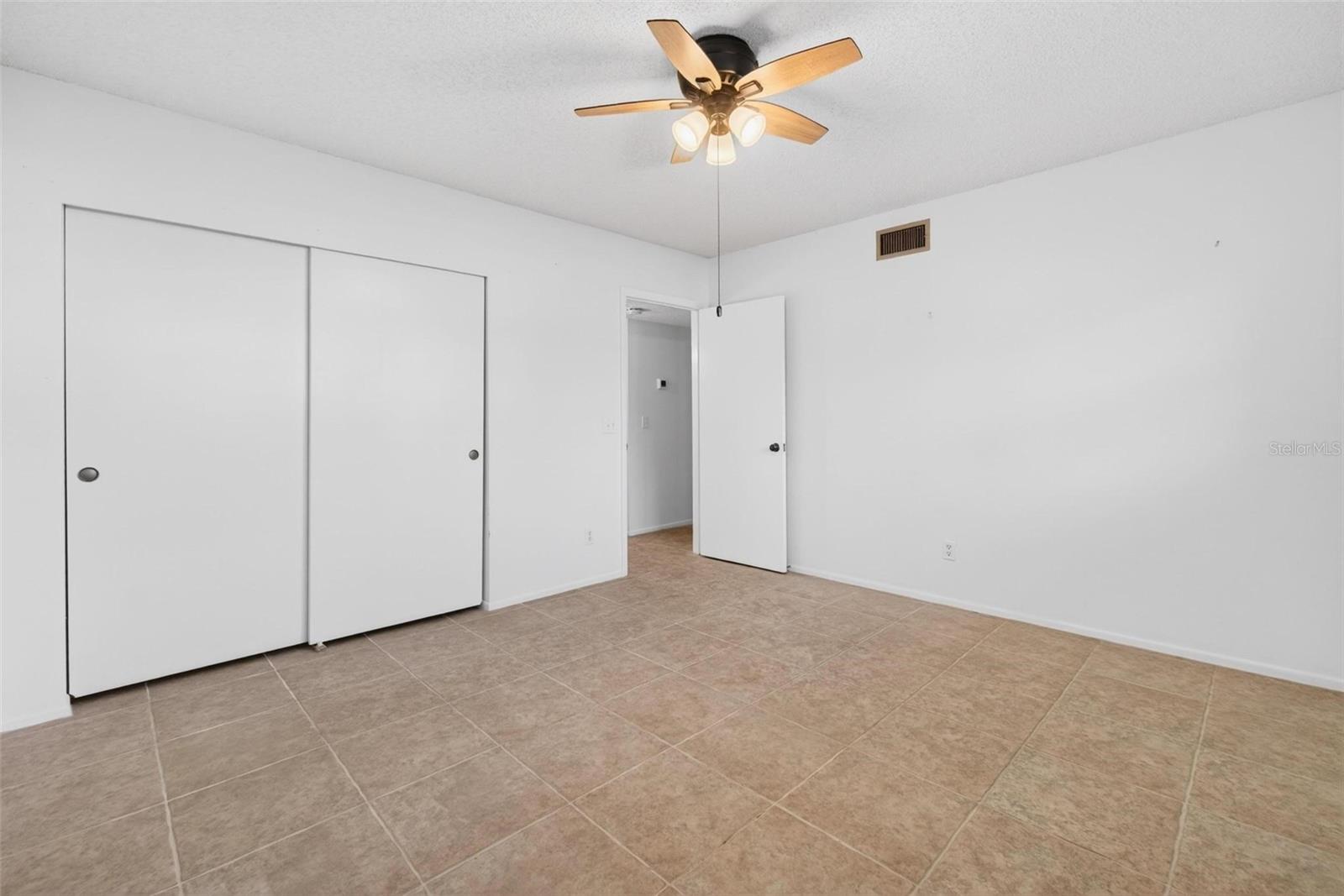 Image 13 of 40 For 2295 Americus Boulevard E 7