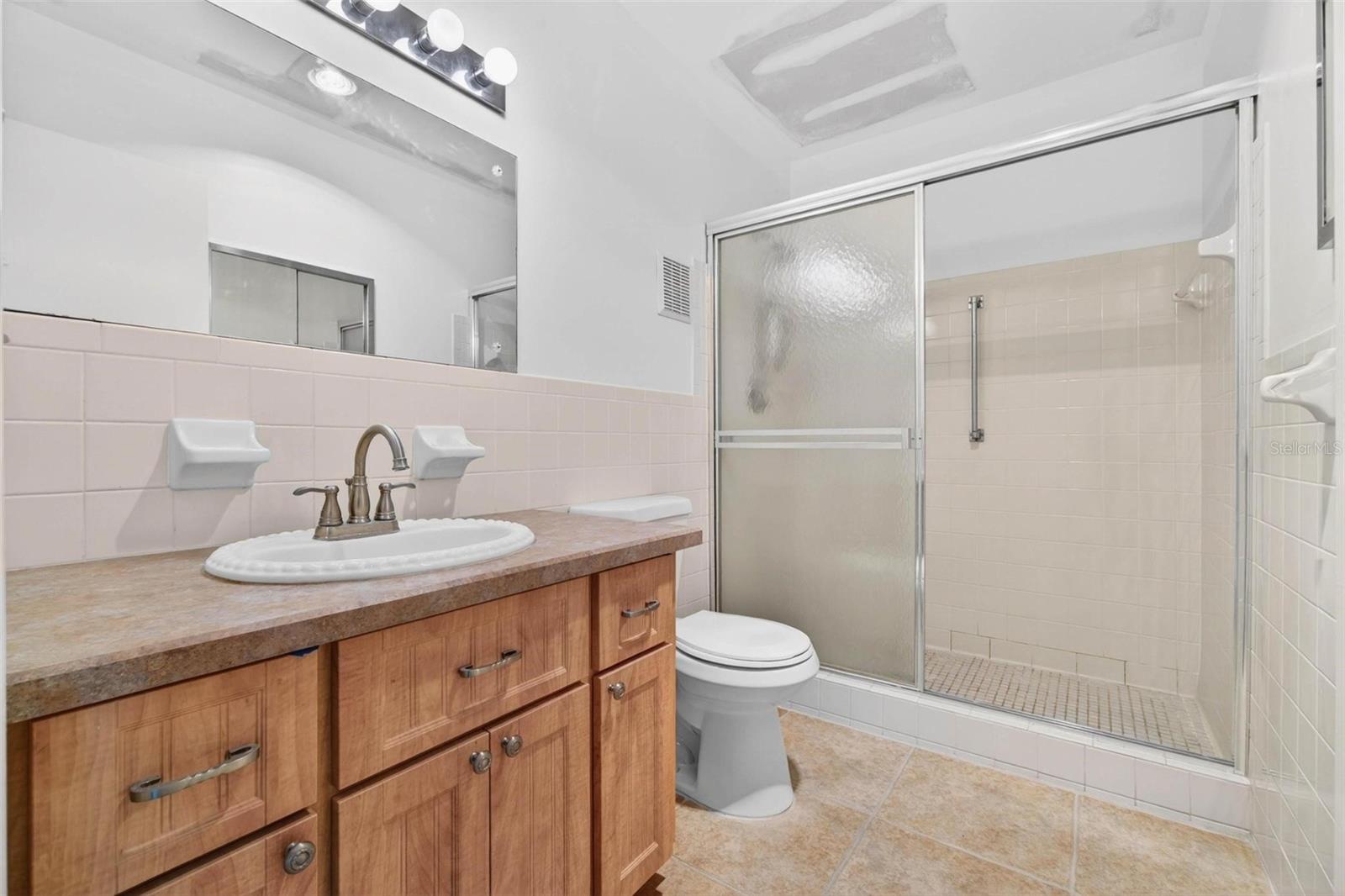 Image 15 of 40 For 2295 Americus Boulevard E 7