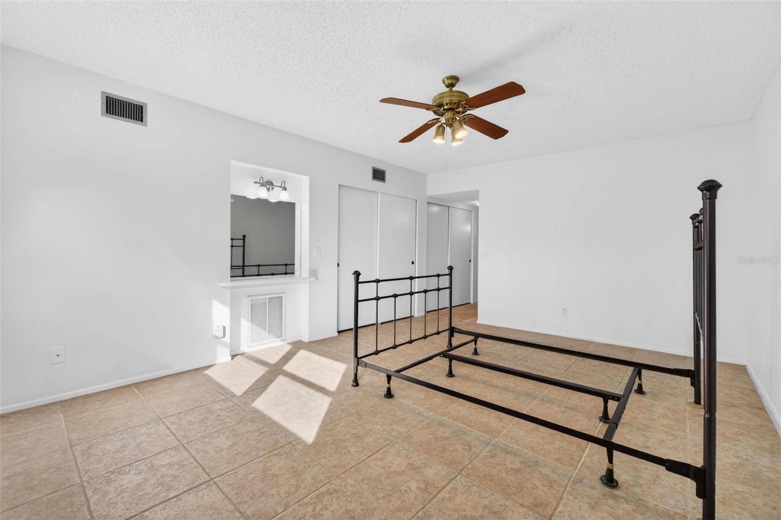 Image 17 of 40 For 2295 Americus Boulevard E 7