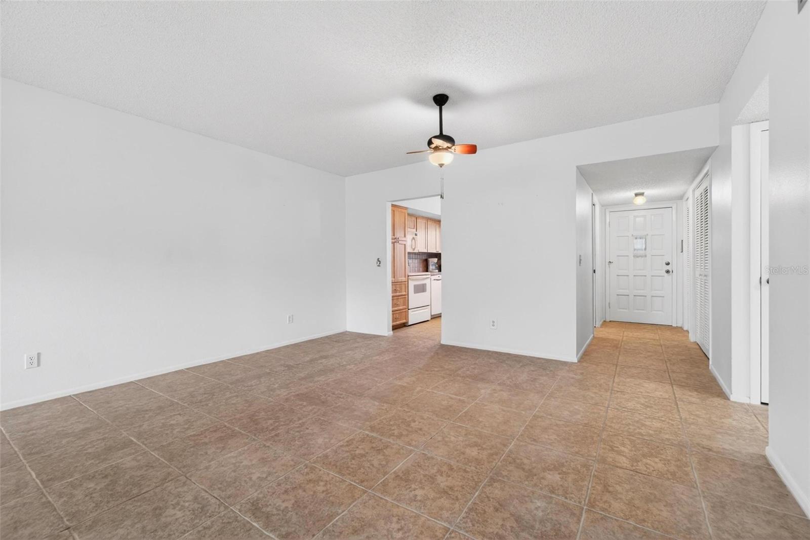 Image 8 of 40 For 2295 Americus Boulevard E 7