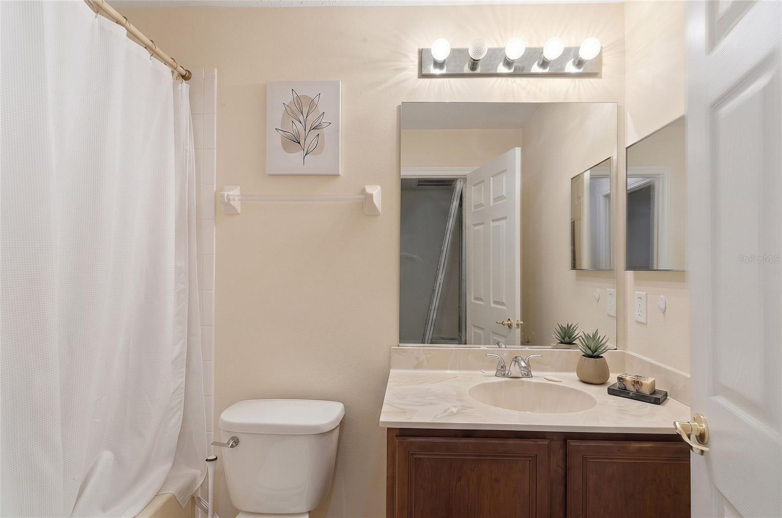 Image 11 of 28 For 1330 Long Oak Way