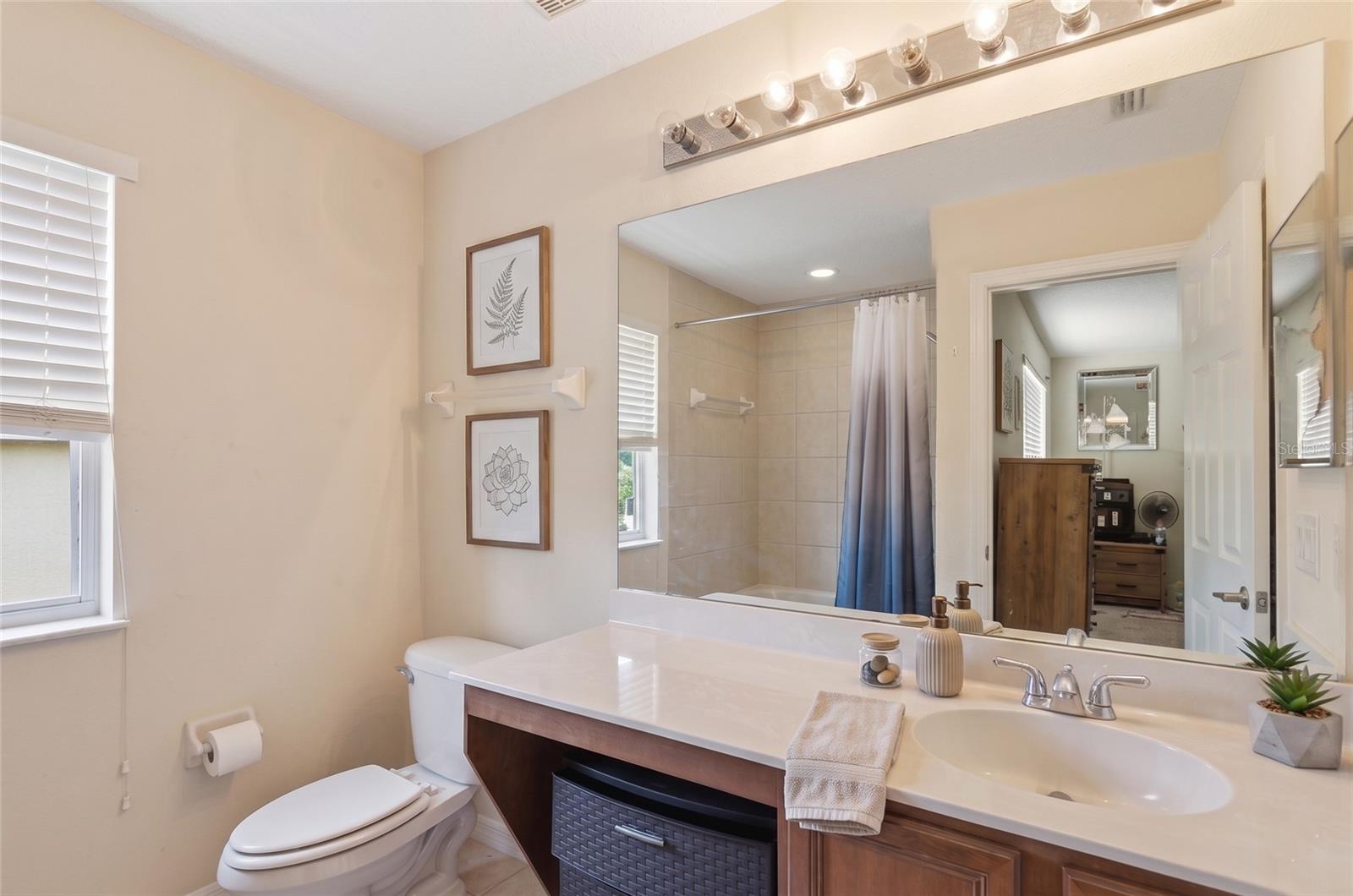Image 19 of 28 For 1330 Long Oak Way