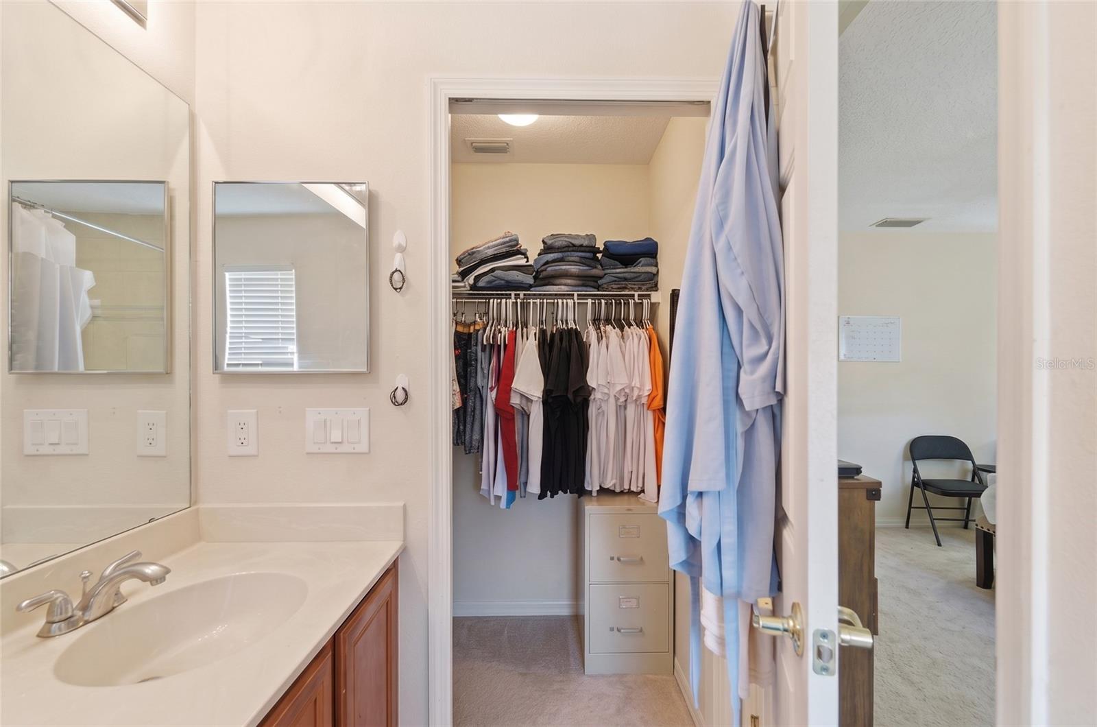 Image 21 of 28 For 1330 Long Oak Way