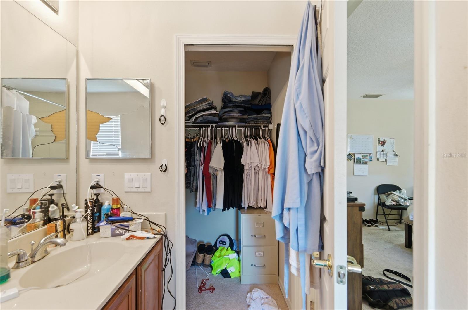 Image 22 of 28 For 1330 Long Oak Way