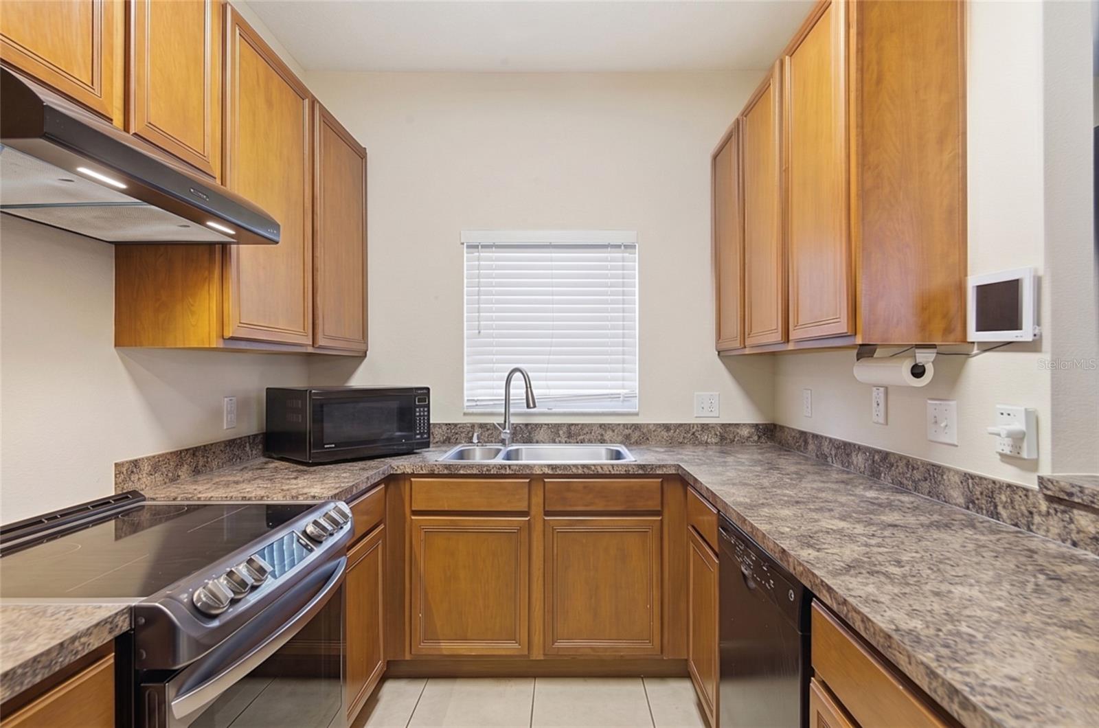 Image 9 of 28 For 1330 Long Oak Way